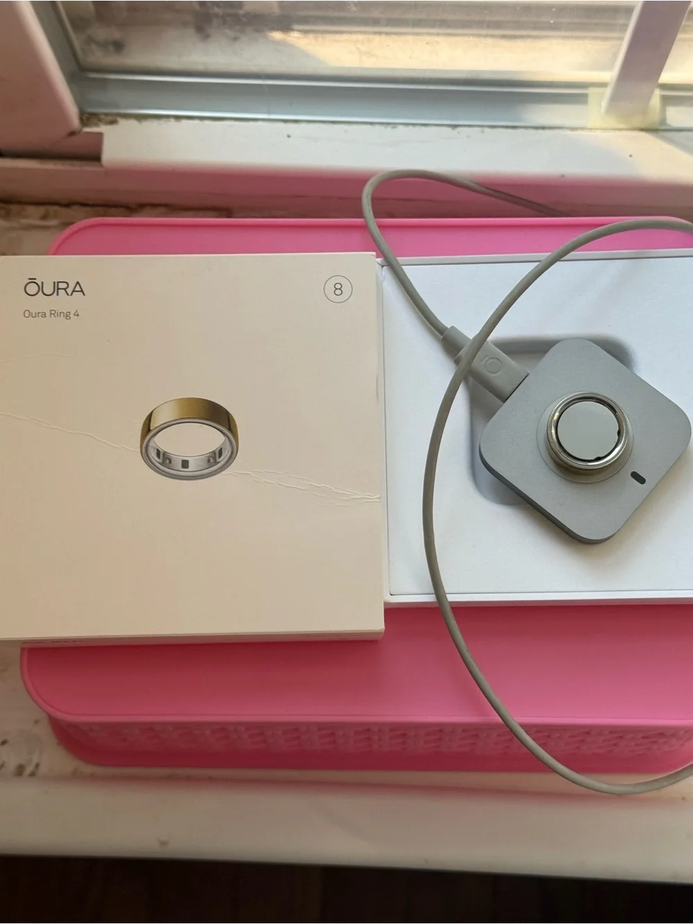 Oura Ring 4 Gold - Size 8 (Barely Used)